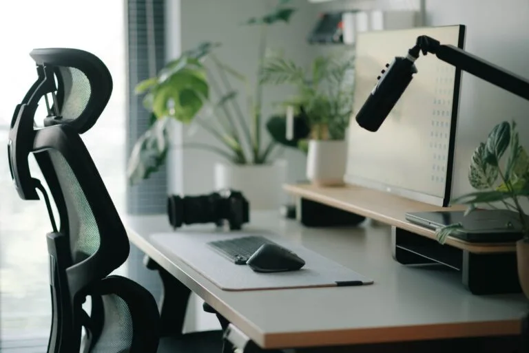 Monitor Arm vs Desk Mat: Complete Setup Guide 2026