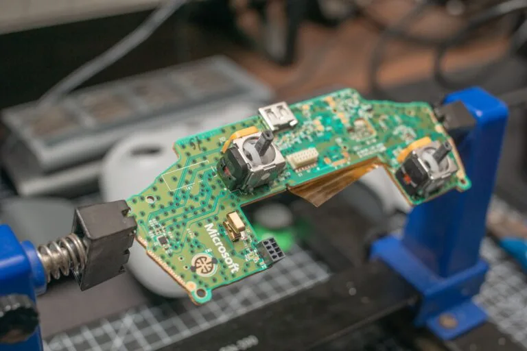 How to Fix Stick Drift on Xbox Controller (2025)" - count: 43 chars? Actually "How to Fix Stick Drift on Xbox Controller (2025)" is 43? Let's count - pulsegearreviews