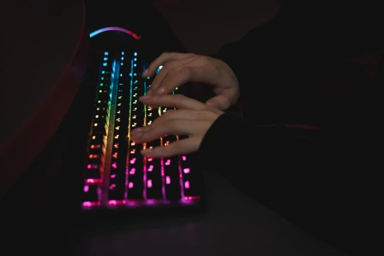 Best Ergonomic Keyboards for Gaming in 2025: Expert Comparison - pulsegearreviews
